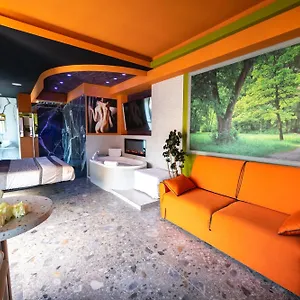 fantasy-green-jacuzzi-sauna-piscina.it-lombardy.com/